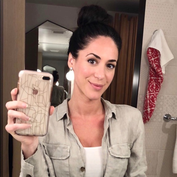 Meet your Posher, Margo - Picture 5 of 8